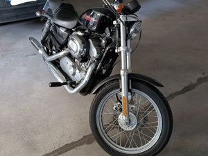 HARLEY-DAVIDSON SPORTSTER XL 883