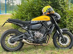 YAMAHA XSR 700