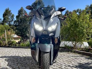 YAMAHA XMAX 300 TECH MAX BARCELOS, VILA BOA E VILA FRESCAINHA (SÃO MARTINHO E SÃO PEDRO)