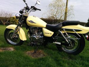 SUZUKI GZ MARAUDER 250