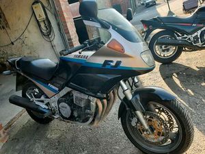 2 MOTORRÄDER YAMAHA FJ 1200