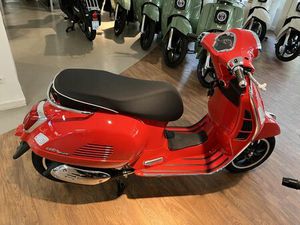 VESPA GTS 300 SUPER E5 ROSSO R7