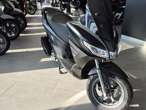 APRILIA SXR 50 CRNA ABISSO *ISPORUKA ODMAH*, 2025 GOD.