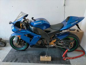 KAWASAKI NINJA ZX10R