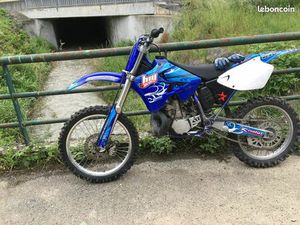 YAMAHA 250 YZ DE COLLECTION – ÉTAT IMPECCABLE , REFAITE A NEUVE
