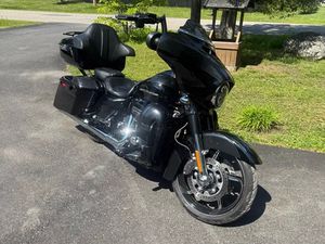 HARLEY DAVIDSON FLHXSE CVO STREET GLIDE 2017