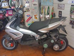 YAMAHA VITY 125 ( BASTANTE ECONOMICA E FIÁVEL )