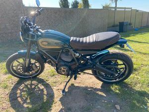 DUCATI SCRAMBLER ICON BRITISH RACING GREEN METALLIC