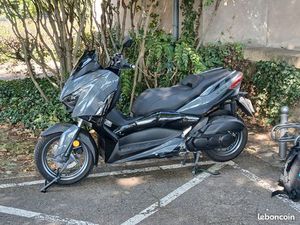 VENDS YAMAHA XMAX,TEHMAX 125