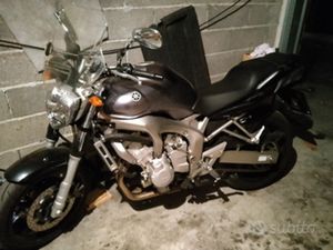 MOTO YAMAHA FZ6 S2