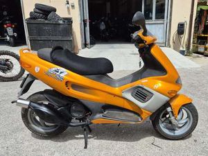 GILERA RUNNER 50 2T ARANCIONE