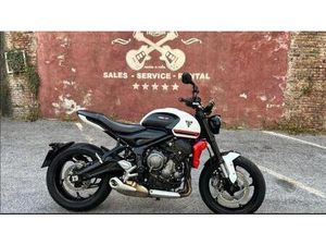 VENDO TRIUMPH TRIDENT 660 (2021 - 24) USATA A SAVONA (CODICE 9708570) - MOTO.IT