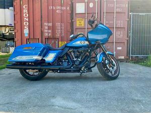 HARLEY-DAVIDSON ROAD GLIDE ST FAST JOHNNIE