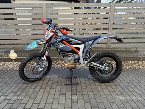 FREERIDE E. ÁFÁ-S. KARCMENTES