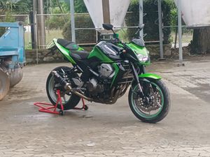 KAWASAKI Z750