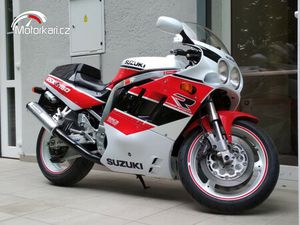 SUZUKI GSX-R 750