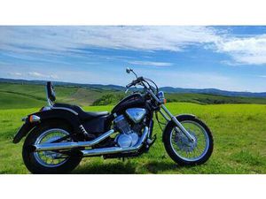 VENDO HONDA VT 600 C SHADOW (1989 - 98) USATA A MONTEVARCHI (CODICE 9712535) - MOTO.IT