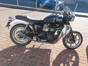 TRIUMPH BONNEVILLE - 2009