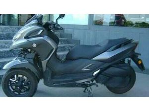 VENDO YAMAHA TRICITY 300 (2021 - 24) USATA A AREZZO (CODICE 9590678) - MOTO.IT