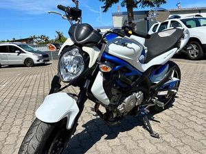 SUZUKI GLADIUS 650