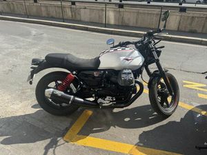 MOTO GUZZI V7 STONE 2025 750 CM3 | MOTO CUSTOM | 260 KM | BLANC | 75016 PARIS 16