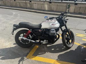 MOTO-GUZZI V7 STONE 2024