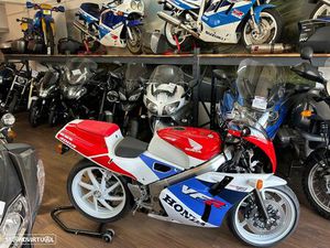 HONDA VFR 400 NC30