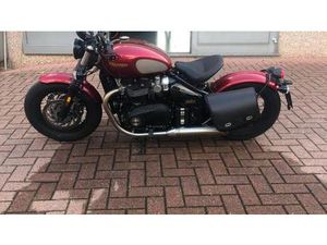 VENDO TRIUMPH BONNEVILLE BOBBER 1200 GOLD LINE EDITION (2022) USATA A PIACENZA (CODICE 9717539) - MOTO.IT