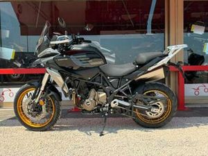 QJ MOTOR SRT 700 SX NERO MY25