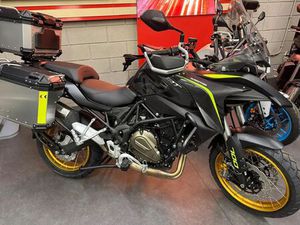 QJ MOTOR SRT 700X TRAIL BREMBO AVES