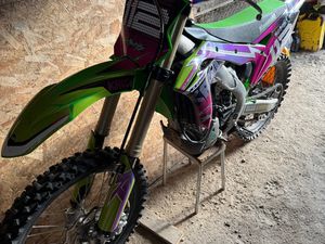 KAWASAKI KX 250 →