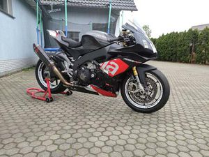 APRILIA RSV 4 RR 2015 RENNSTRECKE RACEBIKE