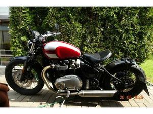 TRIUMPH BONNEVILLE BOBBER !