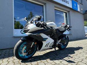 CFMOTO 675 SR-R NOVÉ MOTO
