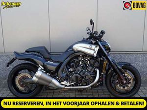 YAMAHA VMAX 1700 ZWART