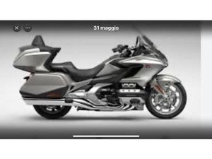 VENDO HONDA GL 1800 GOLD WING TOUR (2021 - 23) USATA A VIAREGGIO (CODICE 9725154) - MOTO.IT