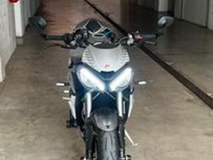 STREET TRIPLE 765 RS 2022