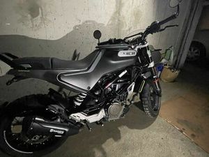 HUSQVARNA SVARTPILEN 401 AVRIL 2022