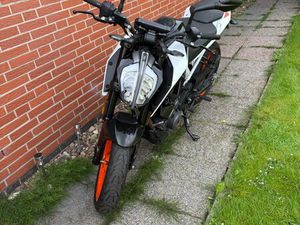 KTM DUKE 390