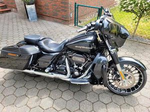 HARLEY DAVIDSON 114 CVO STREET GLIDE SCREAMING EAGLE