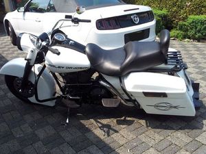 HARLEY-DAVIDSON ROADKING FLT