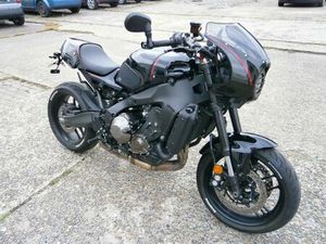 YAMAHA XSR900 WIE NEU SCHWARZ