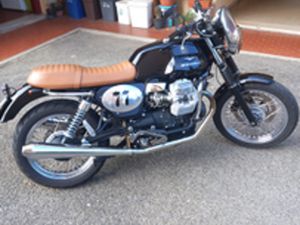 MOTO GUZZI V7