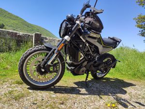 HUSQVARNA SVARTPILEN 401 NEOPATENTATI