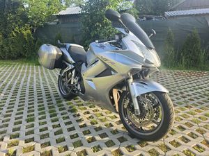 HONDA VFR 800 VTEC ABS 2006 BIALKA