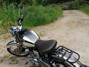 ROYAL ENFIELD CLASSIC CHROME