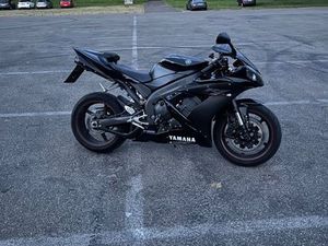 YAMAHA R1 RN12 FACELIFT RAVEN EDITION
