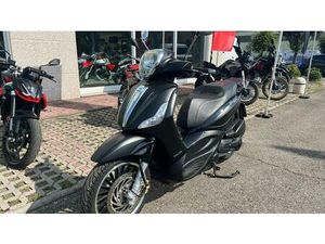 VENDO PIAGGIO BEVERLY 300 I.E. POLICE ABS-ASR (2017 - 20) USATA A PARMA (CODICE 9733850) - MOTO.IT