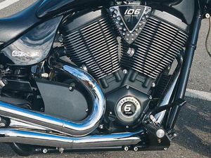 VICTORY HAMMER EIGHTBALL