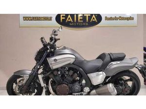 VENDO YAMAHA VMAX (2008 - 17) USATA A ROMA (CODICE 9738147) - MOTO.IT